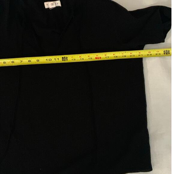 Velvet by Spencer & Graham Black Vneck blouse - Picture 4 of 5